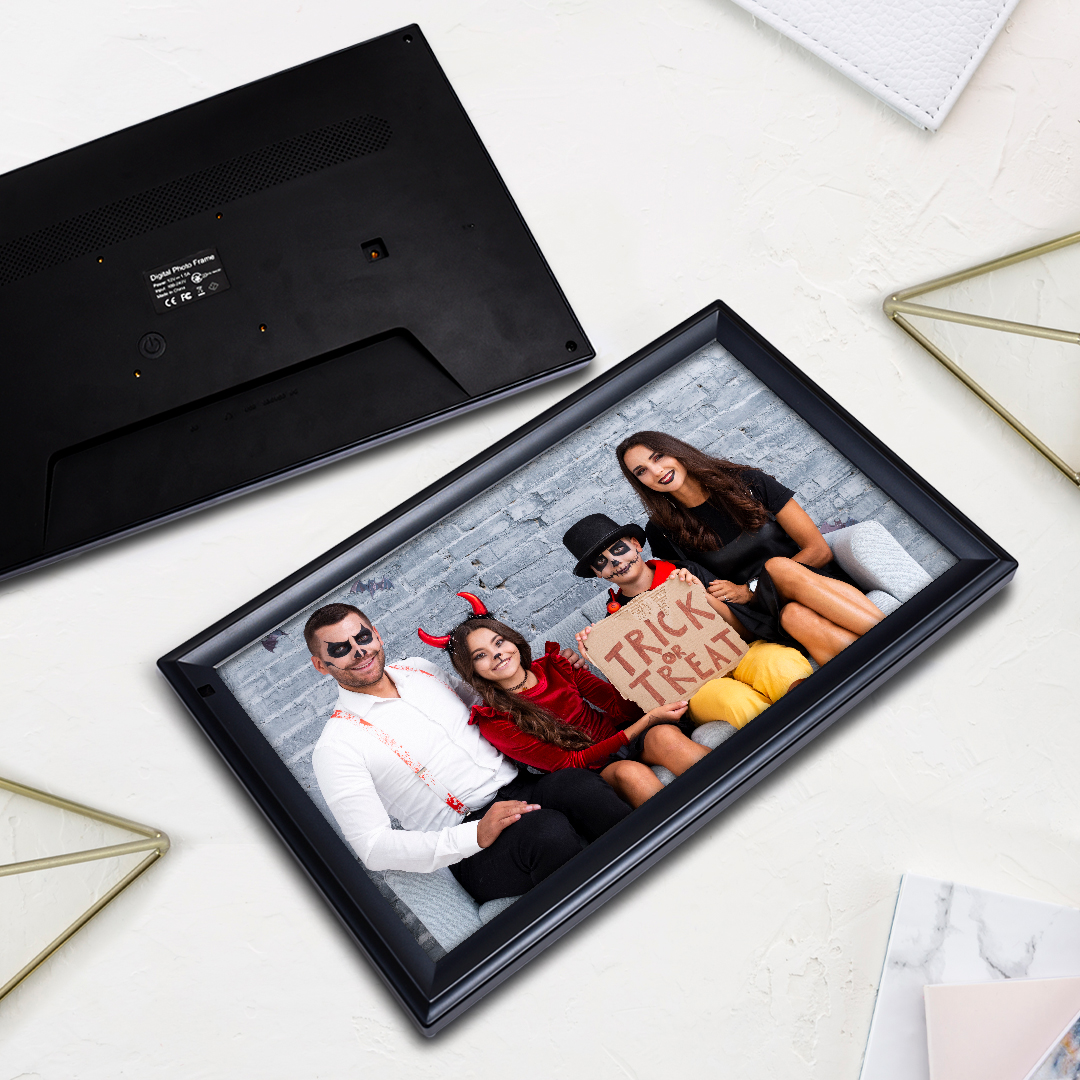 FrameSync Digital Photo Frame