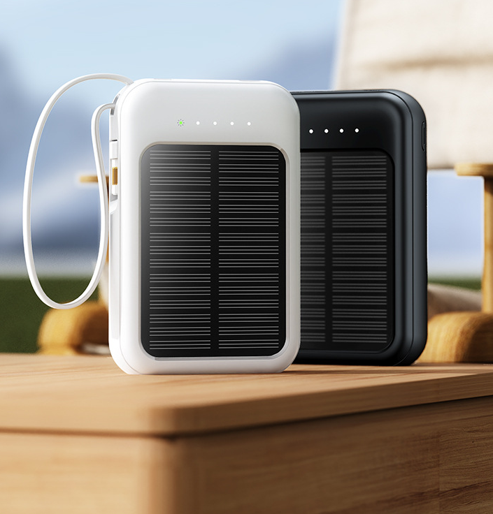 SunCharge Pocket Power Powerbank mit Solarladefunktion und Firmenlogo